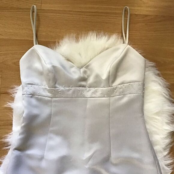 BCBGMAXAZRIA Formal Dress Beaded Neckline Shawl - Picture 3 of 11